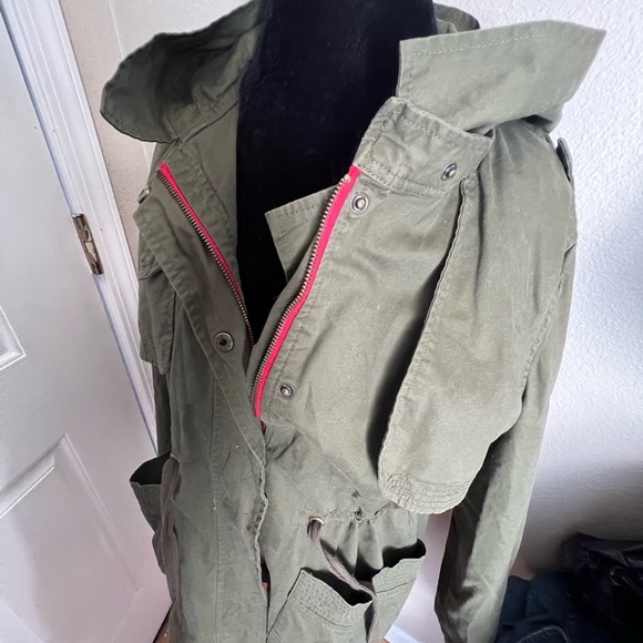 Army green utility jacket EUC - Picture 13 of 14